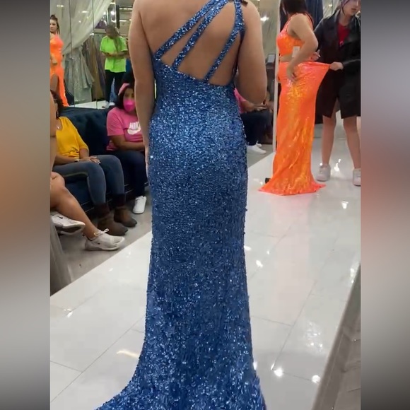 Sherri Hill Prom Dress size 2 - Picture 3 of 3